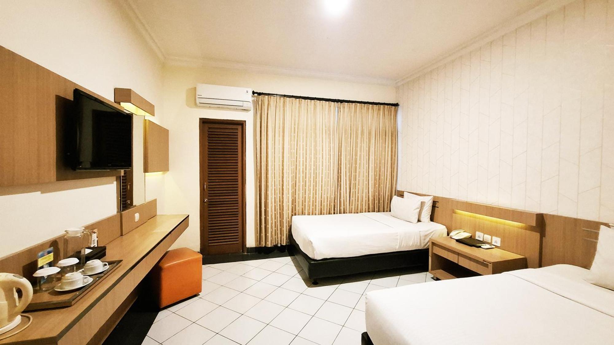 Mmugm Hotel Pakualaman Exterior photo